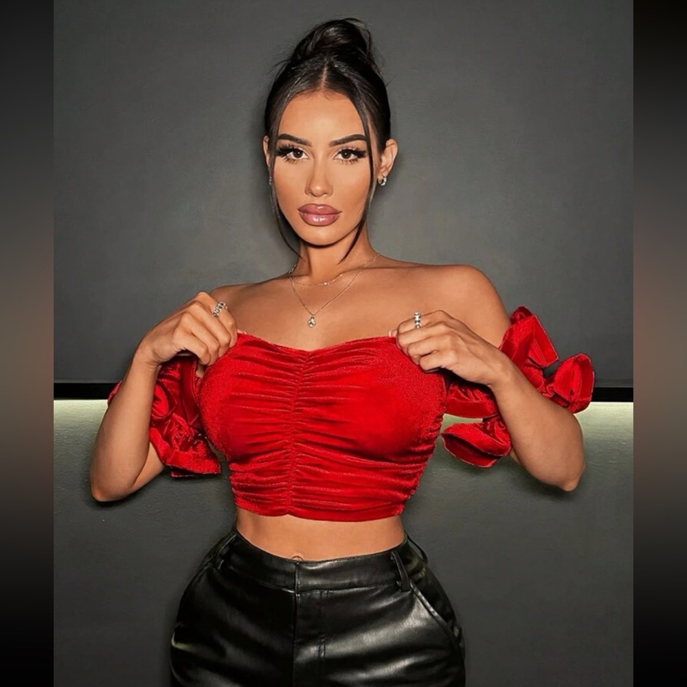 Off Shoulder Ruched Ruffle Trim Crop Velvet Top - Picture 4 of 6